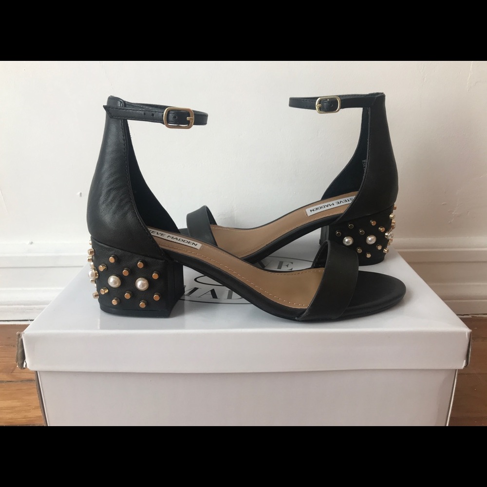 Steve Madden Indie black leather sandals